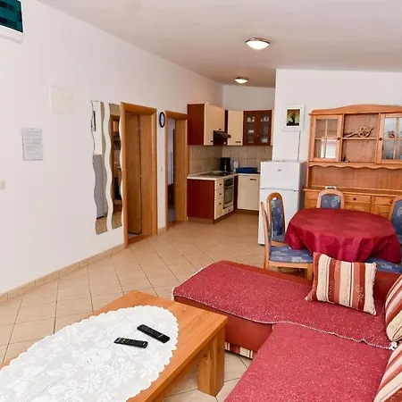 Apartment By The Sea - 25448 Vir